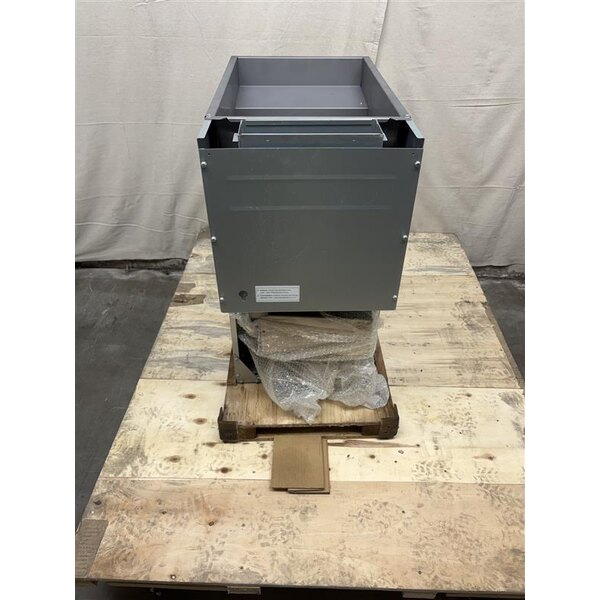 Scratch and Dent MainStreet Equipment Natural Gas 40 lb. Stainless Steel Floor Fryer - 90,000 BTU