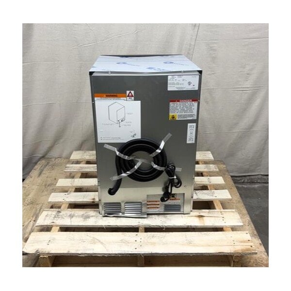 Scratch and Dent Manitowoc UDP-0065A NEO 19 11/16" Air Cooled Undercounter Dice Cube Ice Machine with 31 lb. Bin - 115V, 62 lb.