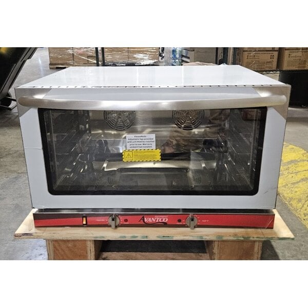 Scratch and Dent Avantco CO-38M Full Size Countertop Convection Oven, 4.4 cu. ft. - 208/240V, 3,500/4,600W