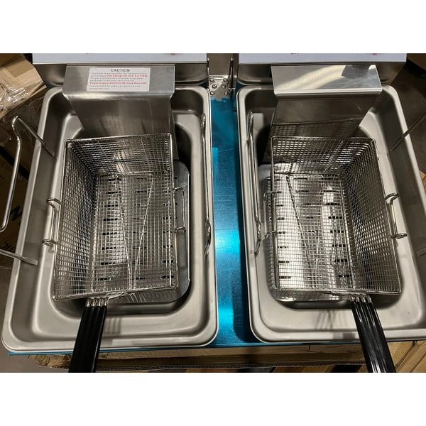 Scratch and Dent Cooking Performance Group EF302 30 lb. Dual Tank Heavy-Duty Electric Countertop Fryer - 208/240V, 8400/11,000W