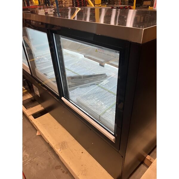 Scratch and Dent Avantco DLC82-HC-B 82" Black Curved Glass Refrigerated Deli Case