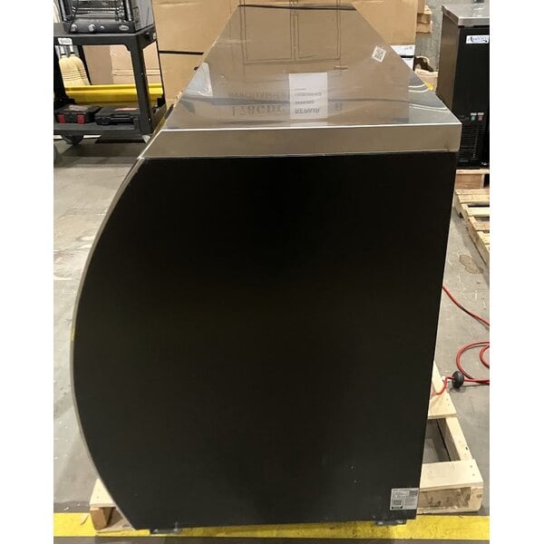 Scratch and Dent Avantco DLC82-HC-B 82" Black Curved Glass Refrigerated Deli Case