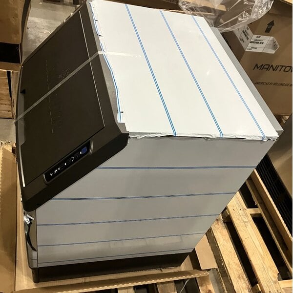 Scratch and Dent Manitowoc UDP0240W-161B NEO 26" Water Cooled Undercounter Full Size Cube Ice Machine with 90 lb. Bin - 115V, 240 lb.