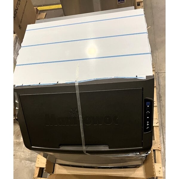 Scratch and Dent Manitowoc UDP0240W-161B NEO 26" Water Cooled Undercounter Full Size Cube Ice Machine with 90 lb. Bin - 115V, 240 lb.