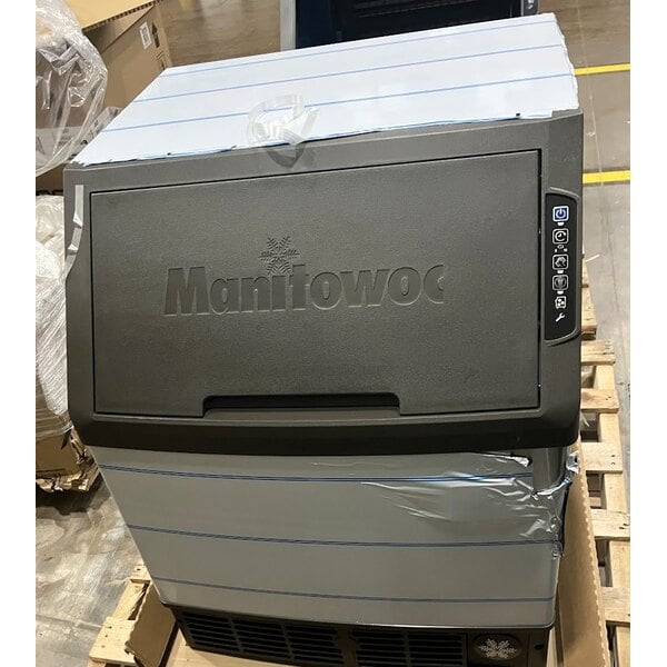 Scratch and Dent Manitowoc UDP0240W-161B NEO 26" Water Cooled Undercounter Full Size Cube Ice Machine with 90 lb. Bin - 115V, 240 lb.
