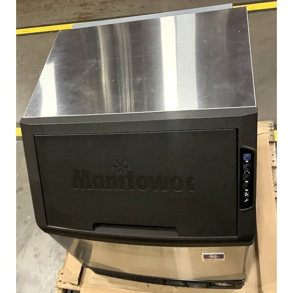 Scratch and Dent Manitowoc UDP0240W-161B NEO 26" Water Cooled Undercounter Full Size Cube Ice Machine with 90 lb. Bin - 115V, 240 lb.
