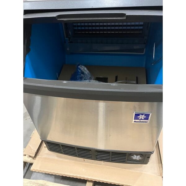 Scratch and Dent Manitowoc UDP0240W-161B NEO 26" Water Cooled Undercounter Full Size Cube Ice Machine with 90 lb. Bin - 115V, 240 lb.