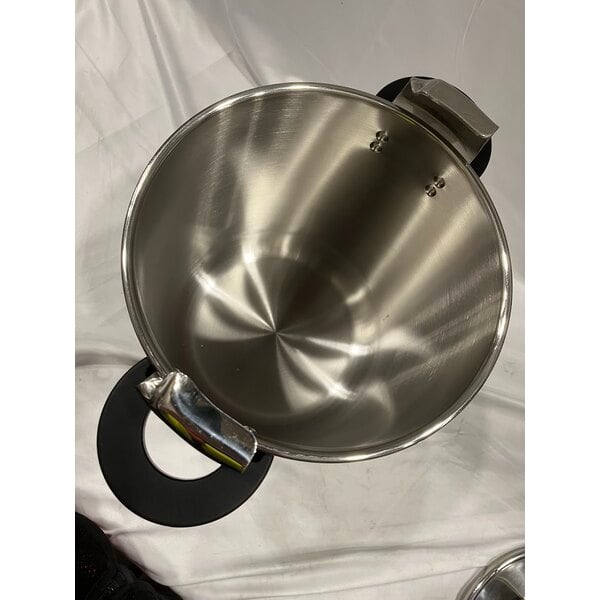 Scratch and Dent Monix 013206 Monix 50 Cup (25 Cup Raw) 12.66 qt. (12 Liter) Stainless Steel Pressure Cooker