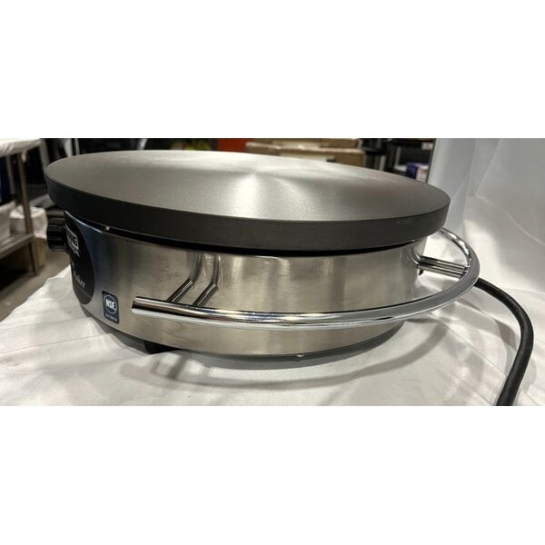 Scratch and Dent Waring WSC165B 16" Round Crepe Maker - 208/240V, 2170/2880W