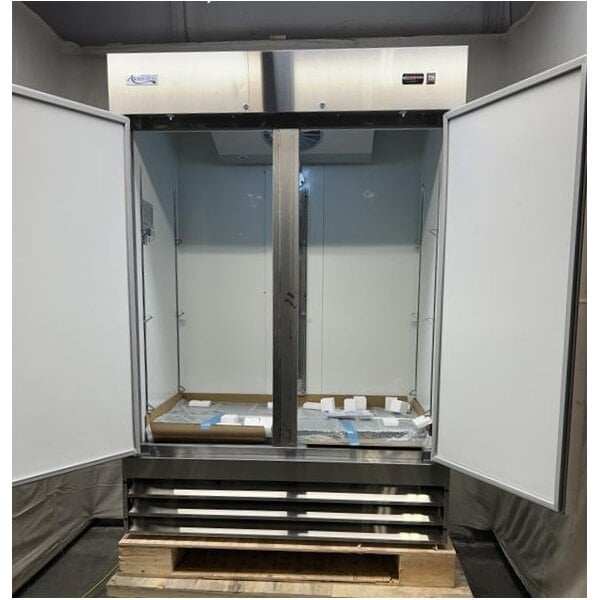 Scratch and Dent Avantco A-49R-HC 54" Solid Door Reach-In Refrigerator