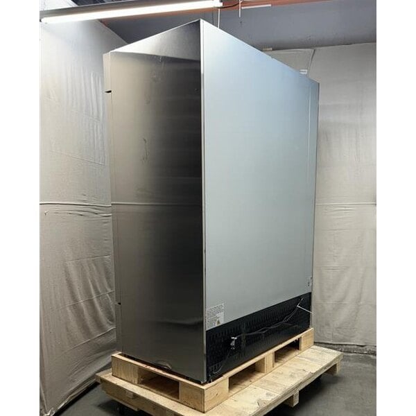 Scratch and Dent Avantco A-49R-HC 54" Solid Door Reach-In Refrigerator