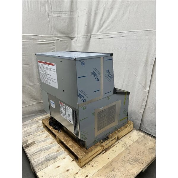 Scratch and Dent Hoshizaki KM-301BAK KM Edge 30" ADA Compliant Air-Cooled Undercounter Crescent Cube Ice Machine with Bin - 285 lb.
