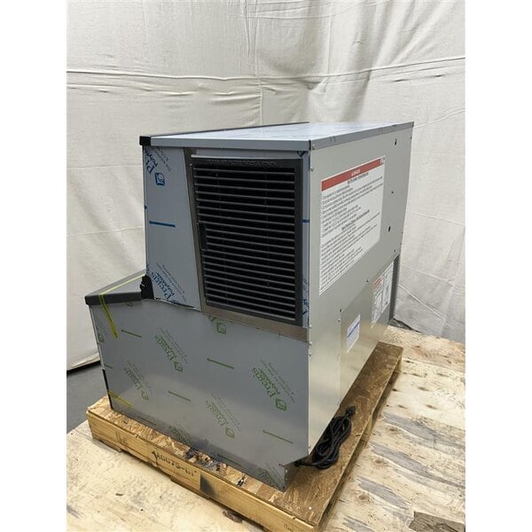 Scratch and Dent Hoshizaki KM-301BAK KM Edge 30" ADA Compliant Air-Cooled Undercounter Crescent Cube Ice Machine with Bin - 285 lb.
