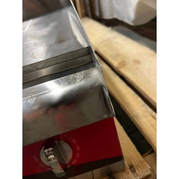 Scratch and Dent Avantco EG30N 30" Electric Countertop Griddle - 208/240V, 3375W-4500W