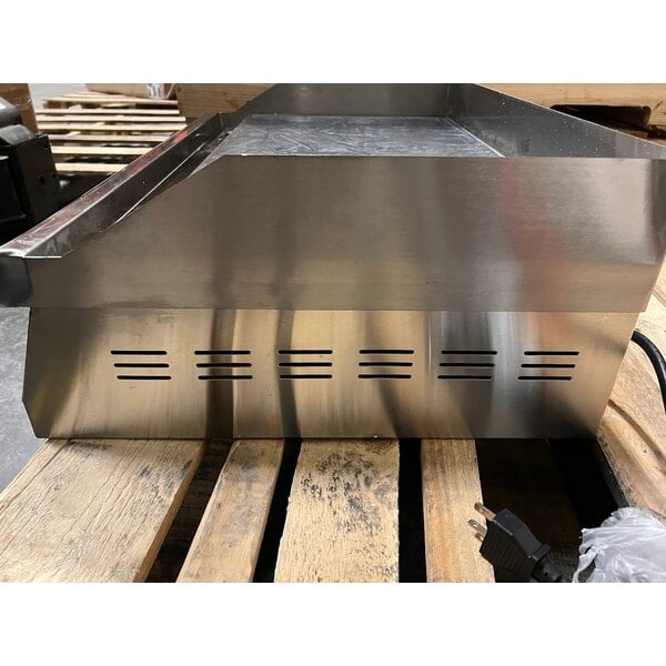 Scratch and Dent Avantco EG30N 30" Electric Countertop Griddle - 208/240V, 3375W-4500W