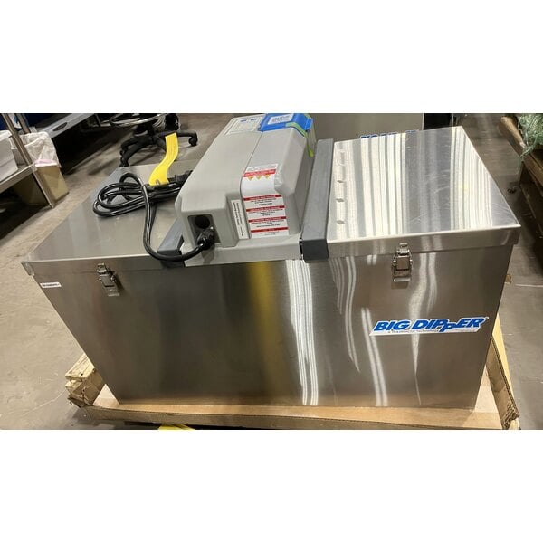 Scratch and Dent Thermaco Big Dipper W-500-IS 108 lb. Automatic Grease Trap