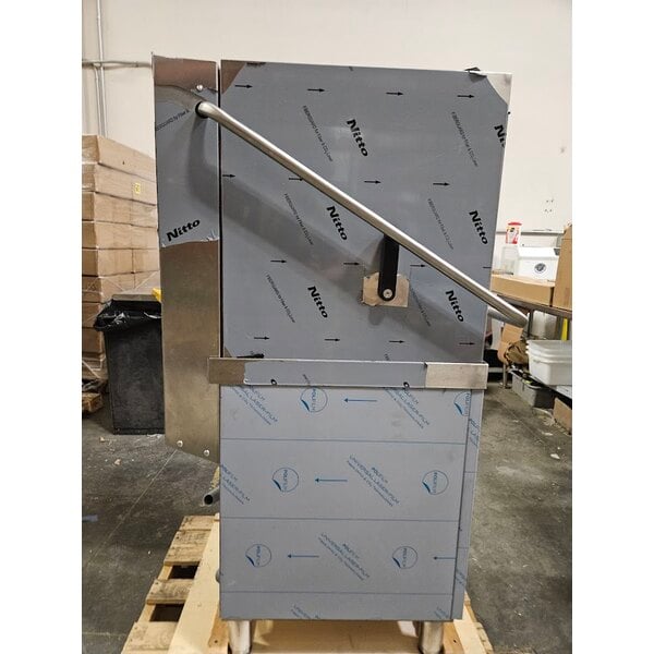 Scratch and Dent MainStreet Equipment HTDT Single Rack High-Temperature Door-Type Dish Machine with Booster Heater - 208-240V, 3 Phase