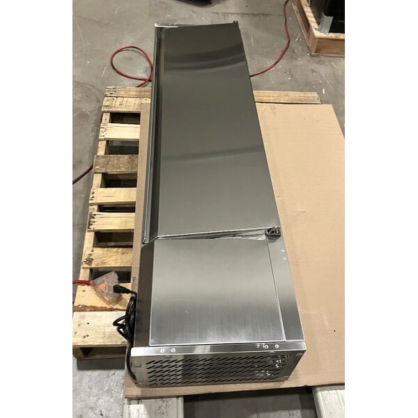 Scratch and Dent Avantco CPT-60 59" Countertop Refrigerated Prep Rail