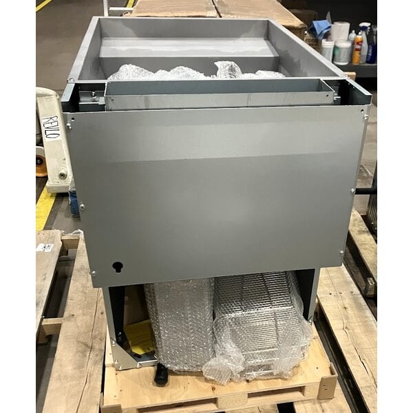 Scratch and Dent Avantco F5-ES-P 65-70 lb. Liquid Propane Stainless Steel Floor Fryer - 100,000 BTU