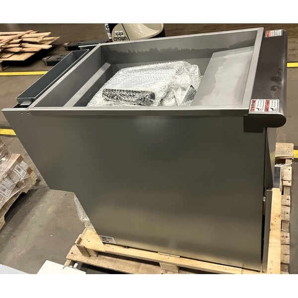 Scratch and Dent Avantco F5-ES-P 65-70 lb. Liquid Propane Stainless Steel Floor Fryer - 100,000 BTU