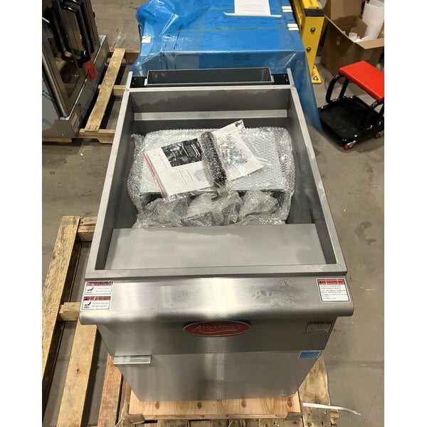 Scratch and Dent Avantco F5-ES-P 65-70 lb. Liquid Propane Stainless Steel Floor Fryer - 100,000 BTU