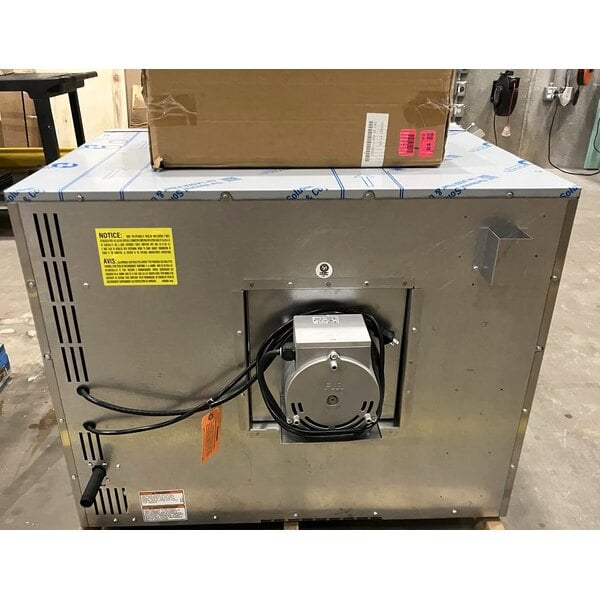 Scratch and Dent Vulcan VC4GD-1 1D150K Natural Gas Single Deck Full Size Gas Convection Oven with Solid State Controls and Legs - 50,000 BTU