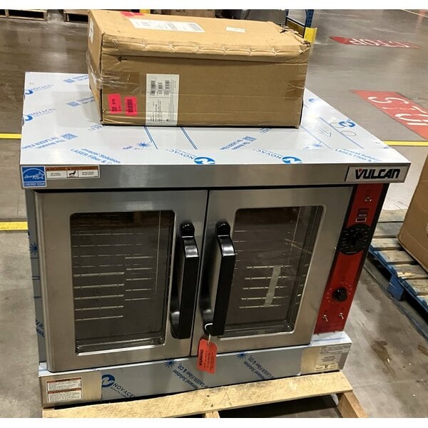 Scratch and Dent Vulcan VC4GD-1 1D150K Natural Gas Single Deck Full Size Gas Convection Oven with Solid State Controls and Legs - 50,000 BTU