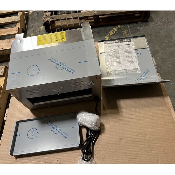 Scratch and Dent Avantco T3600B Commercial 14 1/2" Wide Conveyor Toaster with 3" Opening - 208V, 3600W, 1200 Slices per Hour