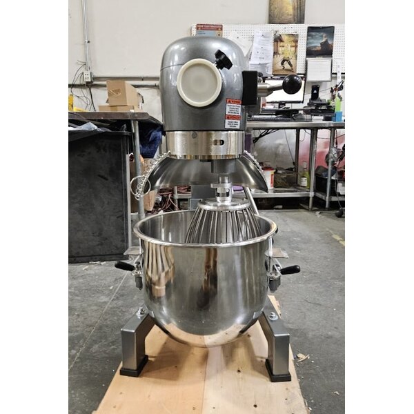 Scratch and Dent Avantco MX20H 20 Qt. Planetary Stand Mixer with Guard & Standard Accessories - 120V, 1 1/2 hp