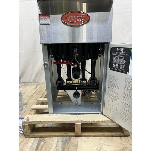 Scratch and Dent Avantco FF50 Liquid Propane 50 lb. Stainless Steel Floor Fryer - 120,000 BTU