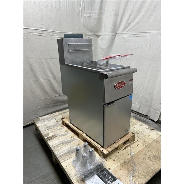 Scratch and Dent Avantco F3-ES-P 35-40 lb. Liquid Propane Stainless Steel Floor Fryer - 70,000 BTU