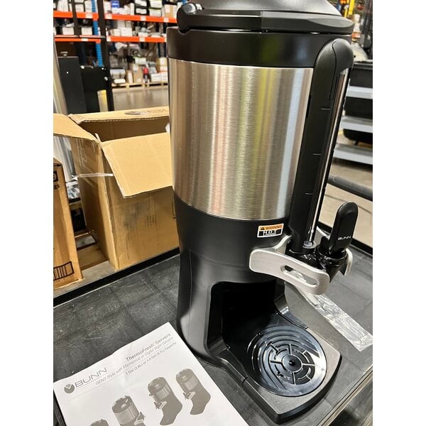 Scratch and Dent Bunn 44050.0200 TF 1.5 Gallon Stainless Steel ThermoFresh Server with Mechanical Sight Gauge and Removable Base