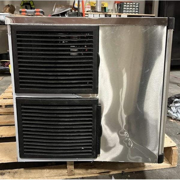Scratch and Dent Avantco Ice MC-H-430-A 30" Air Cooled Modular Half Cube Ice Machine - 400 lb.
