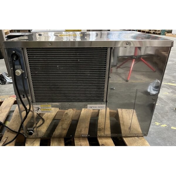 Scratch and Dent Avantco Ice MC-H-430-A 30" Air Cooled Modular Half Cube Ice Machine - 400 lb.
