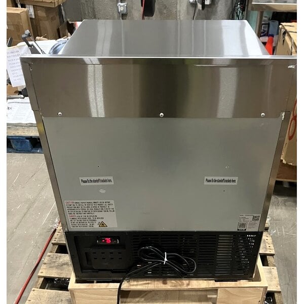 Scratch and Dent Avantco SS-WT-27F-HC 27" One Door Worktop Freezer with 3 1/2" Backsplash