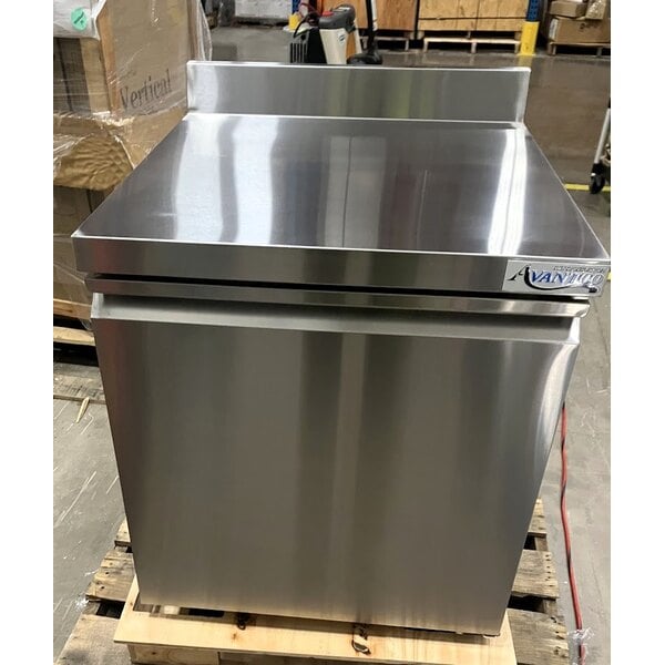 Scratch and Dent Avantco SS-WT-27F-HC 27" One Door Worktop Freezer with 3 1/2" Backsplash