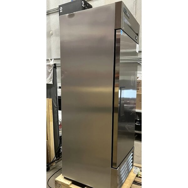 Scratch and Dent True T-23-HC 27" Solid Door Reach-In Refrigerator