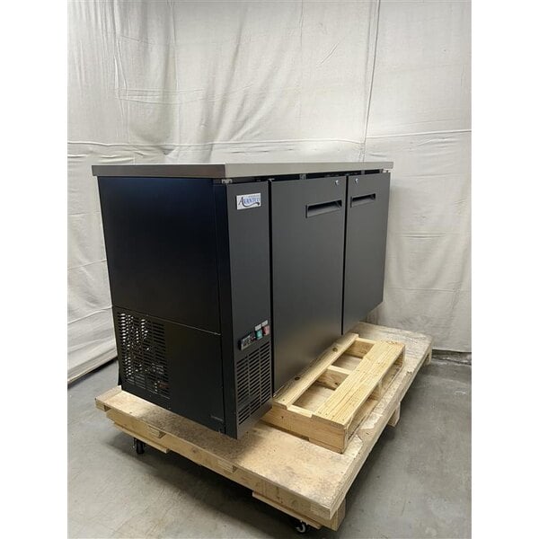 Scratch and Dent Avantco UDD-60-HC (2) Double Tap Kegerator Beer Dispenser - Black, (2) 1/2 Keg Capacity