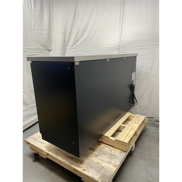 Scratch and Dent Avantco UDD-60-HC (2) Double Tap Kegerator Beer Dispenser - Black, (2) 1/2 Keg Capacity