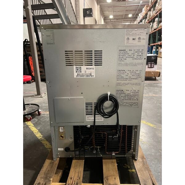 Scratch and Dent Avantco Ice Diamond EUC-F-160-A Air-Cooled Undercounter Full Cube Ice Machine with 44 lb. Bin - 159 lb., 115V