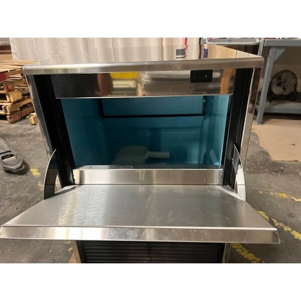 Scratch and Dent Avantco Ice Diamond EUC-F-160-A Air-Cooled Undercounter Full Cube Ice Machine with 44 lb. Bin - 159 lb., 115V