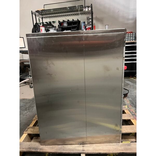 Scratch and Dent Avantco Ice Diamond EUC-F-160-A Air-Cooled Undercounter Full Cube Ice Machine with 44 lb. Bin - 159 lb., 115V