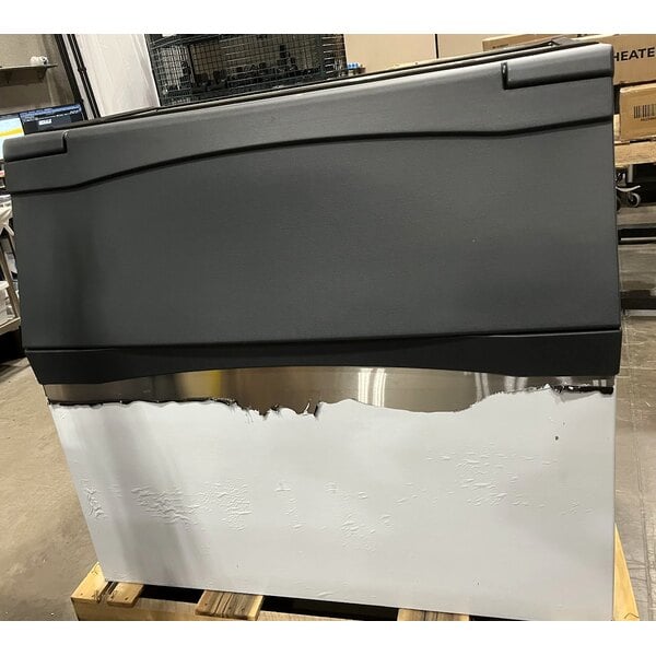 Scratch and Dent Scotsman B948S Ice Storage Bin - 893 lb.