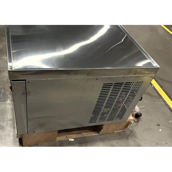 Scratch and Dent Avantco CBE-60-HC 60" 2 Drawer Refrigerated Chef Base