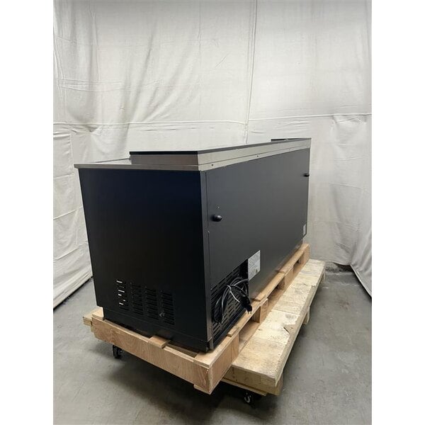 Scratch and Dent Avantco HBB-65-HC 65" Black Horizontal Bottle Cooler