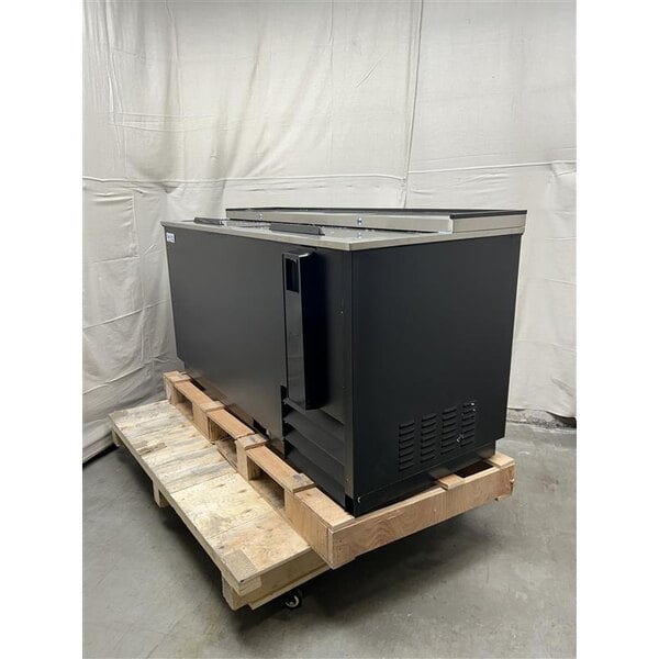 Scratch and Dent Avantco HBB-65-HC 65" Black Horizontal Bottle Cooler