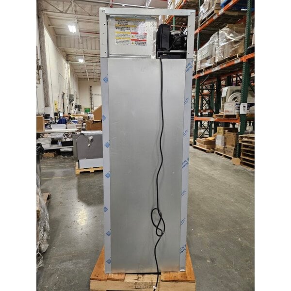 Scratch and Dent Beverage-Air CT1HC-1HS Cross-Temp 1 Section Convertible Reach-In Refrigerator / Freezer with Half Doors