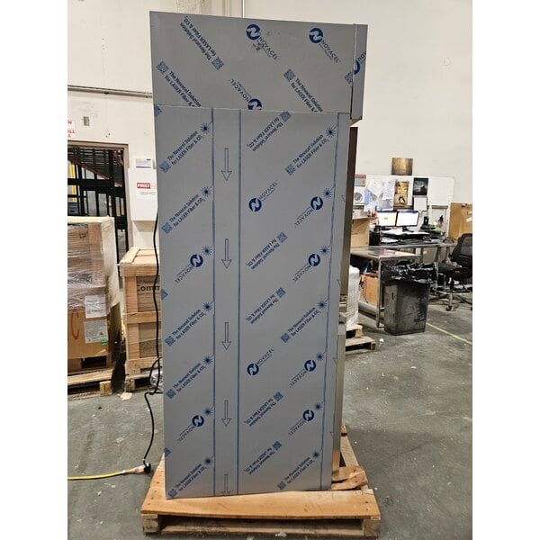 Scratch and Dent Beverage-Air CT1HC-1HS Cross-Temp 1 Section Convertible Reach-In Refrigerator / Freezer with Half Doors