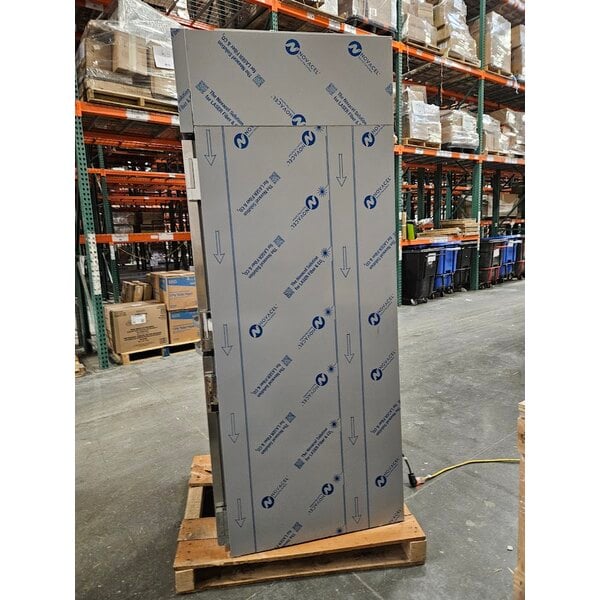 Scratch and Dent Beverage-Air CT1HC-1HS Cross-Temp 1 Section Convertible Reach-In Refrigerator / Freezer with Half Doors