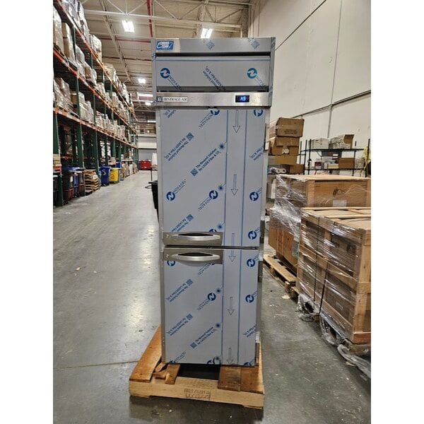 Scratch and Dent Beverage-Air CT1HC-1HS Cross-Temp 1 Section Convertible Reach-In Refrigerator / Freezer with Half Doors